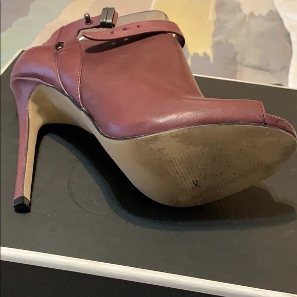 7.5 wine leather booties - Picture 7 of 8